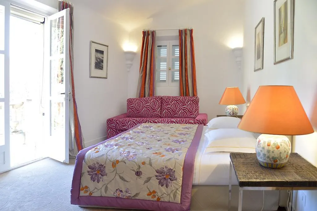 Villa Yabassi Antibes 0*,